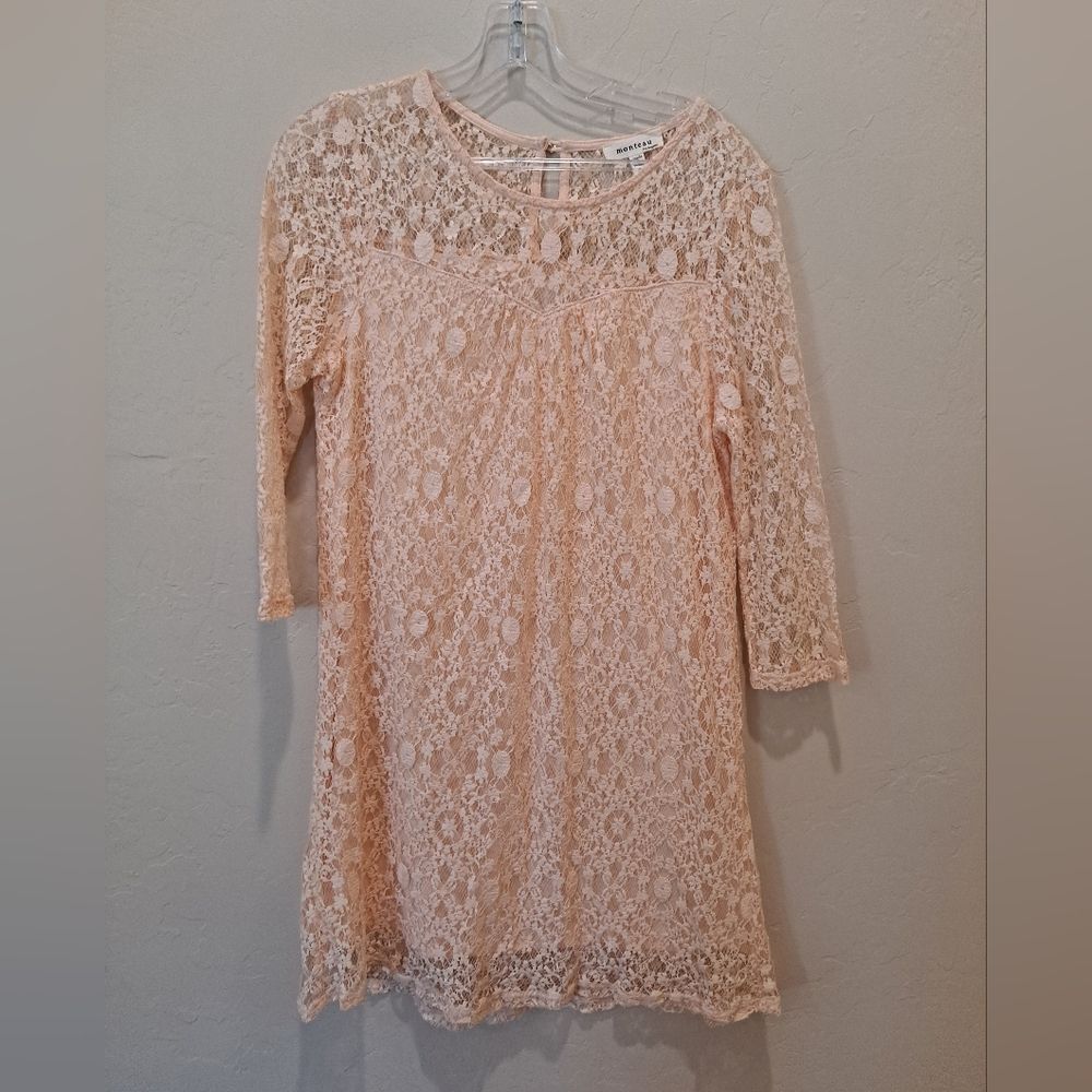 EUC Monteau Peachy Light Pink Shift Dress with Lace Overlay M